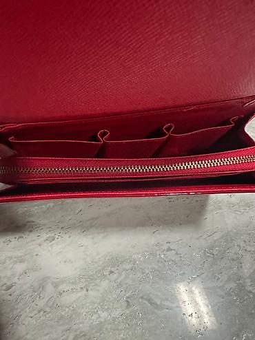 ferragamo: Клатч,
в новом состоянии 
За 880 сомов — 2