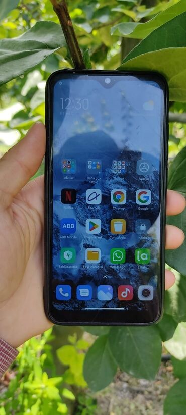 телефон fly ff2801: Xiaomi Redmi 8, 64 ГБ, цвет - Голубой, 
 Две SIM карты