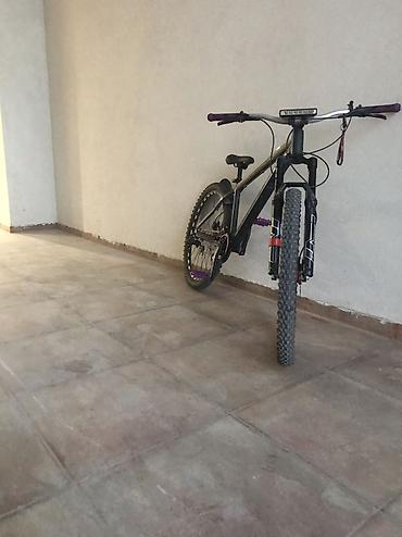 canyon velosiped: Trail/Enduro tipli dağ velosipedi – tam toplanmış, dözümlü və texniki — 5