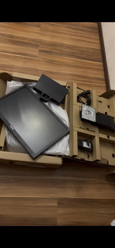 Modemlər və şəbəkə avadanlıqları: Samsung kompüter monitoru – qutu kontenti ilə Xüsusiyyətlər: - Ekran
