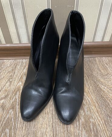 женская обувь 41: Ботинки и ботильоны 41, цвет - Черный