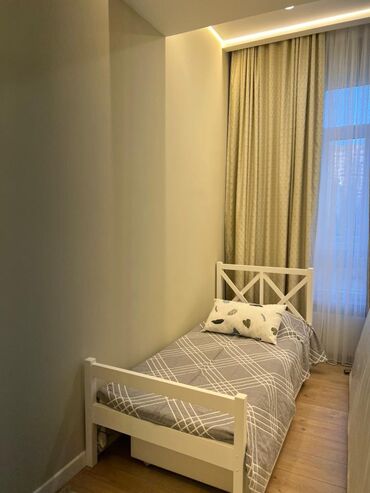 Долгосрочная аренда квартир: 3 комнаты, Агентство недвижимости, Без подселения, С мебелью полностью — 4