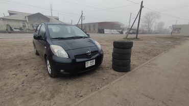 бампер срв 1: Toyota Yaris: 2010 г., 1 л, Механика, Газ, Хэтчбэк