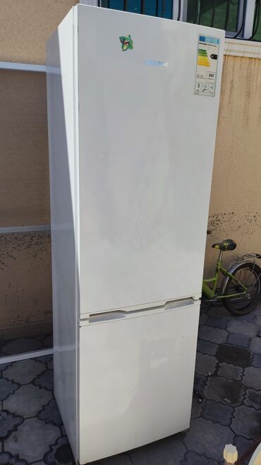 Холодильники: Б/у 2 двери Snaige Холодильник Продажа, цвет - Белый, Встраиваемый