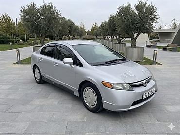 civic: Honda Civic: 1.3 l | 2007 il Sedan — 4