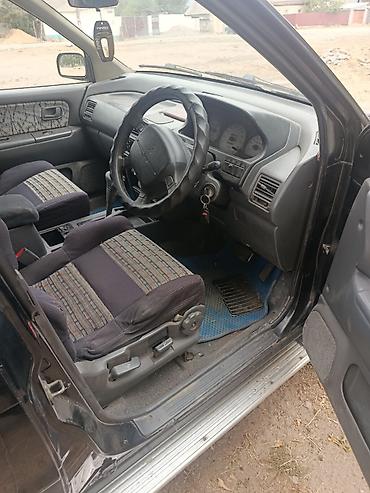 Mitsubishi Space Gear: 1999 г., 2 л, Автомат, Бензин, Вэн/Минивэн — 2