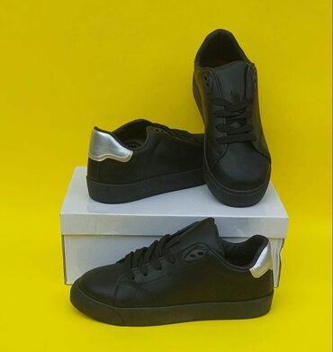 Women's Sneakers and athletic shoes: 41 — 21