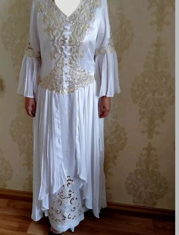 Повседневные платья: 1.Национальное белое платье. Очень эффектное, фасон очень женственный — 4