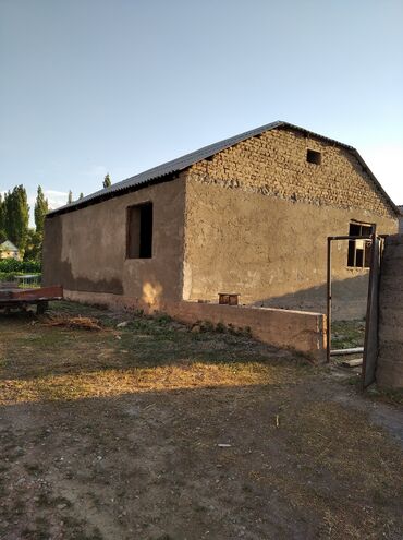 продаю дом село маловодное: 90 м², 4 комнаты, Требуется ремонт
