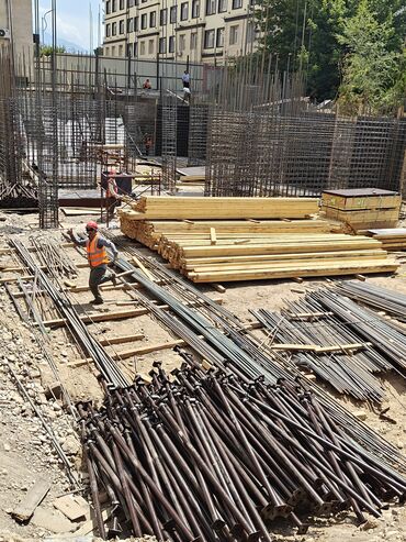 Строительные леса, стойки: Металлические опоры для строительных лесов, предназначенные для — 9