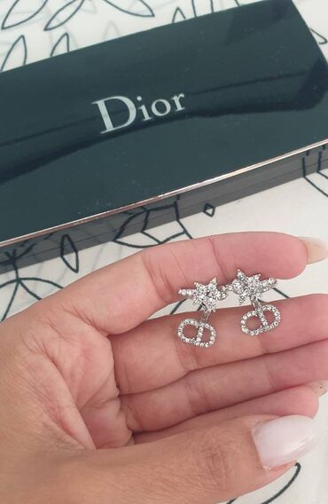 Minđuše: Minđuše na šraf, Christian Dior