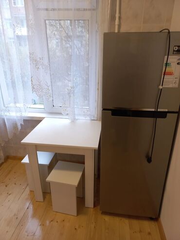 Uzunmüddətli kirayə mənzillər: Neftçilər Məlhəm Hospitalın yanı. kohnə tikili 5 mərtəbənin 2-ci — 8