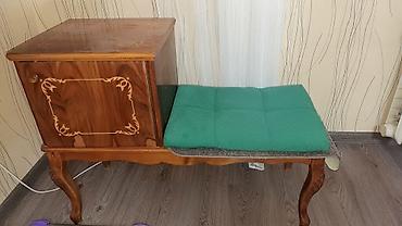 Antikvar tərzli taxta dəhliz oturacağı və dolab kombini. - Material