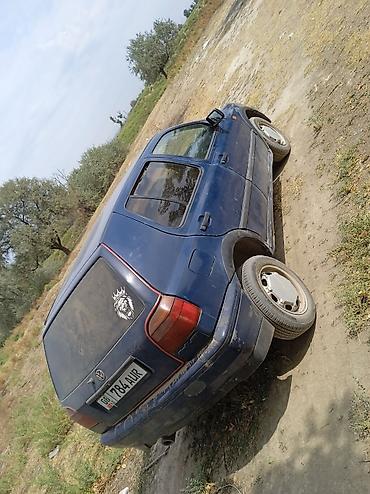 крыло гольф3: Volkswagen Golf III, синий хэтчбек 5‑дверный. Основные особенности: - — 2