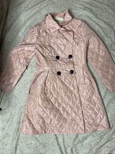 розовый куртка: Куртка женская на дождливую погоду 
Типа как ветровка