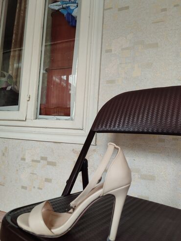 Женская обувь: Туфли 36, цвет - Бежевый