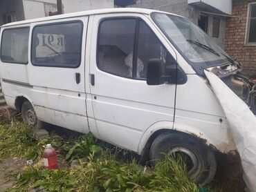 Ford: Продается микроавтобус Ford Transit, требующий ремонта или на