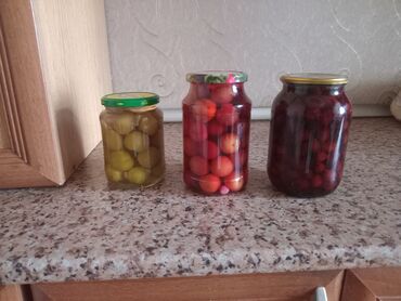 Мясная и рыбная продукция: Zogal murebesi 1kq 6 azn 1kq bankq 2.50 alca tursusu 3 azn