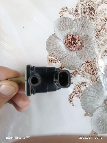 muherrik yastigi: Toyota EGR vakuum klapanı / vakuum ötürücü solenoid - Üzərindəki — 1