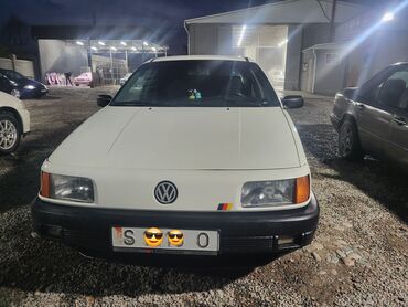 авто кондицонер: Volkswagen Passat: 1991 г., 2 л, Механика, Бензин, Универсал