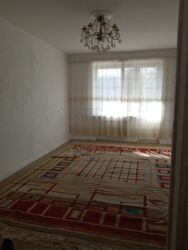 İnformatika: Bakıxanovda 5 mərtəbəli binanın 4-cü mərtəbəsində sahəsi 90 m² olan 3