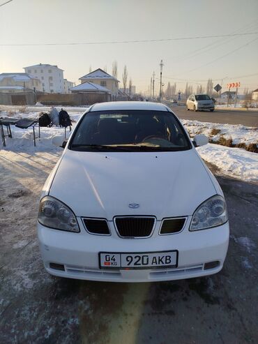 Daewoo: Devo lasetti год выпуска:2004 топливо: Газ/Бензин свет:Беглый