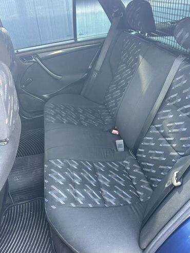 Mercedes-Benz: Mercedes-Benz C-Class universal Xüsusiyyətlər: - Kuzov: universal — 16