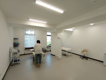 Здоровье и медицина: Продаю Медицинский центр, 38 м², 1 комната, 7, Без оборудования