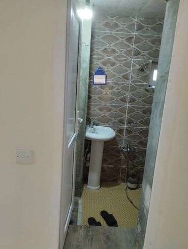 Həyət evləri və villaların satışı: 1 otaqlı həyət evi - Tikili: daş divarlı, bir mərtəbə, giriş — 9