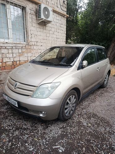 срочно срочно продам машину: Toyota ist: 2003 г., 1.5 л, Автоматические, Бензин, Хэтчбэк