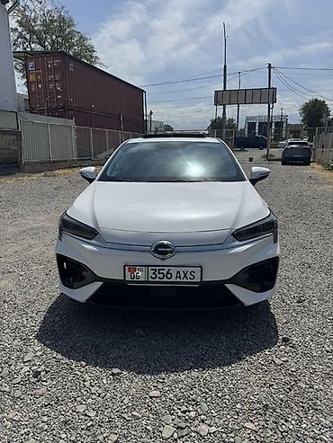 byd e1: Электромобиль седан GAC Aion S (белый) Основные особенности: - — 1