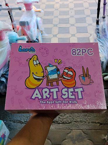 Набор для творчества Larva ART SET, 82 предмета. Яркий чемоданчик с