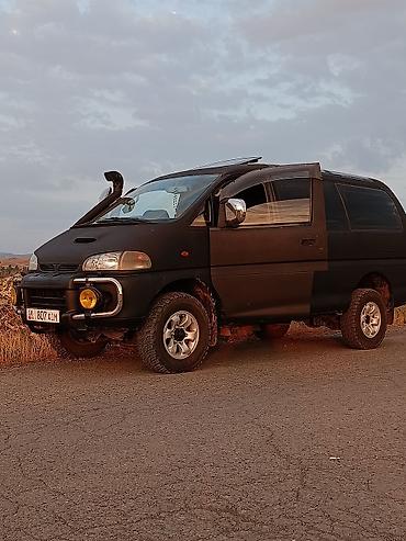 Транспорт: Mitsubishi Delica: 1993 г., 2.8 л, Дизель, Минивэн — 2