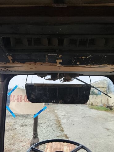 Traktorlar: Kənd təsərrüfatı üçün tək kabinalı təkərli traktor Xüsusiyyətlər: - — 10