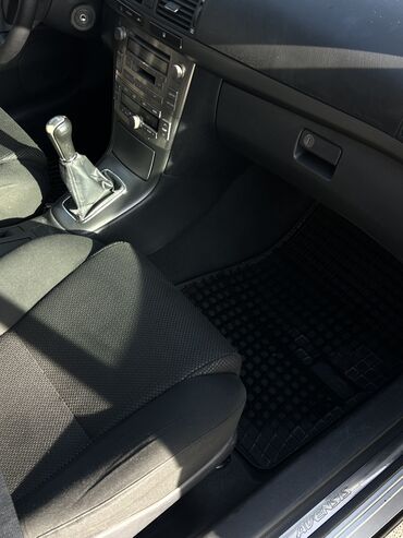 Toyota: Toyota Avensis: 2003 г., 1.8 л, Механика, Бензин, Хэтчбэк — 7