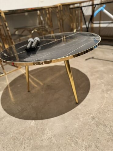 Mikrofonlar: İki ədəd simsiz əl mikrofonu dəsti + daşıma çantası - Komplekt: 2 — 8