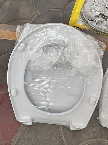 toilet seat: Сиденье для унитаза (пластиковое) - Материал: прочный санитарный — 2