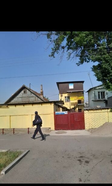 бишкек цум: Гостиница +дом, 250м2, кулиева, 8 комнаты с санузелом, участок 3сот