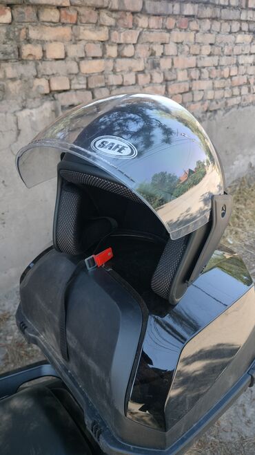 новый скутер: Продаю шлем для водителей скутера и курьеров, шлем почти новый Защитит