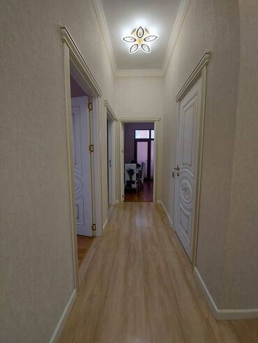 Uzunmüddətli kirayə mənzillər: Sumqayıt şəhərindəBulvarda Kristal 2də 10mərtəbəli binanın 6cı — 4