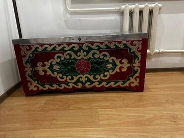 сундуки ручной работы: Сундук, Б/у, Другое назначение, Дерево, Самовывоз, цвет - Красный