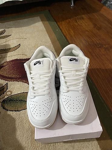 Мужские кроссовки, 41, Nike, Новый, цвет - Белый, Платная доставка