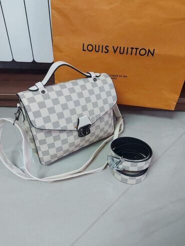 Torbe: Cena torbi 2450
Cena kaisa 1.700
Cena novcanika 1.700
Alb sa porezom — 19