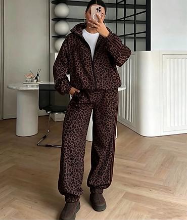 Ženski komplet sa leopard printom
S M L Xl