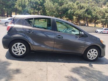 Toyota: Toyota Prius: 1.5 l | 2015 il Hetçbek — 11