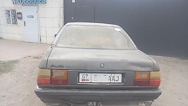 Audi 100: 1985 г., 1.8 л, Механика, Бензин, Седан