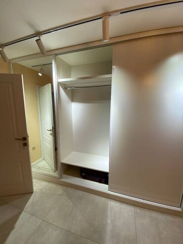 Uzunmüddətli kirayə mənzillər: Kirayə verilir: Bakı şəhərinin mərkəzində, dəniz mənzərəli, tam təchiz — 22