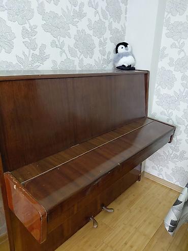 samovar 3 litr: “Ласточка” markalı pianodur. Klassik upright konstruksiyalı modeldir — 3
