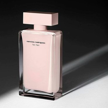 eclat parfume: Narciso Rodriguez Cins: Qadın ✔100% orginal mehsul. ✔En azı 2-3 gun