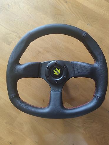 w210 sukan: MOMO sport sükan çarxı - Markalı mərkəz qapağı və 6 vintli hub — 1